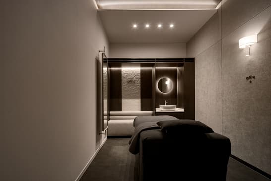 Slider image (4) Forena Clinic Aesthetic Dermatology and Skin Rejuvenation Clinic